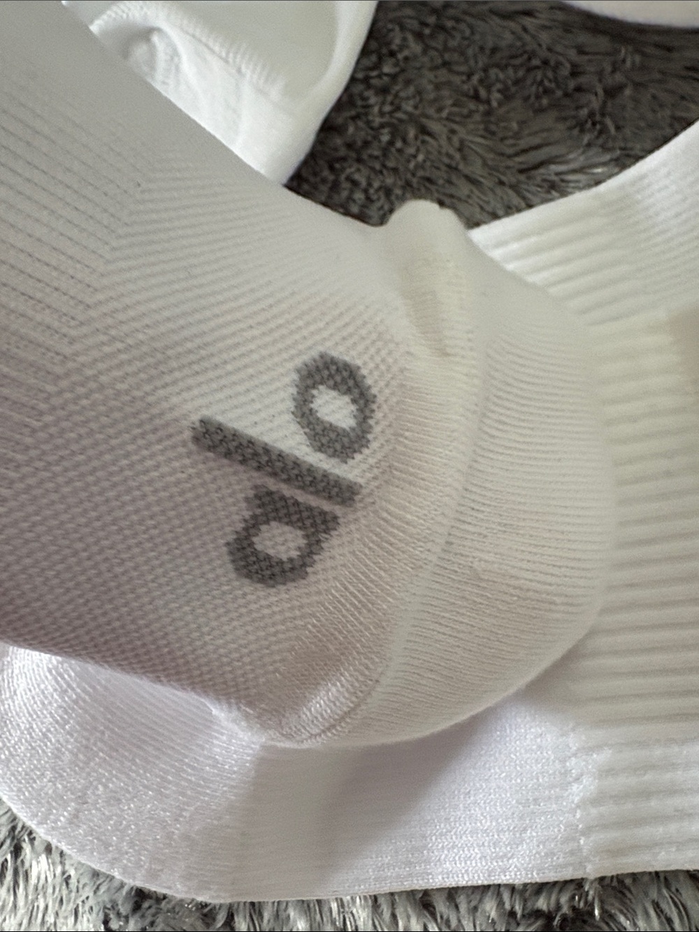 Alo Socks - Picture 9 of 9